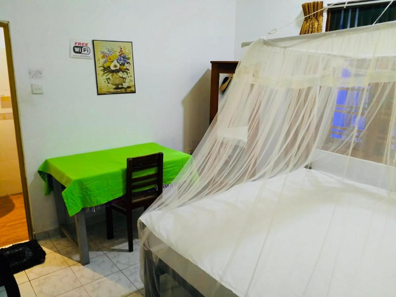 Hikkaduwa Family Inn Esterno foto